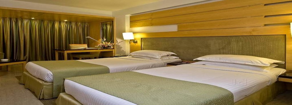 Peninsula Grand Hotel